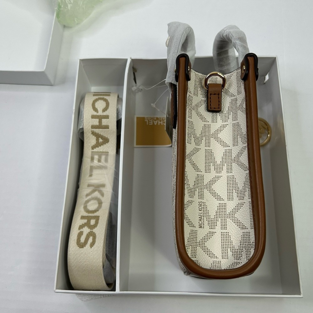 Michael Kors Extra Small Shopper Crossbody Bag Maple MK Logo Vanilla / Lugg NWT - Picture 6 of 16